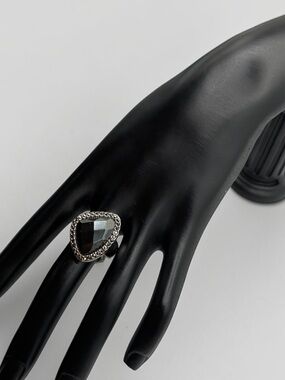 Lia Sophia Black Faceted Stone Statement Ring Size 7.5–7.75